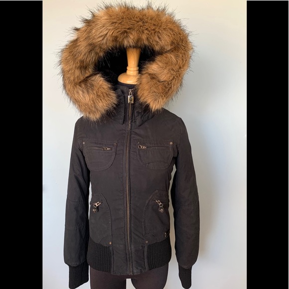 TNA Verbier Parka Short - Picture 2 of 9